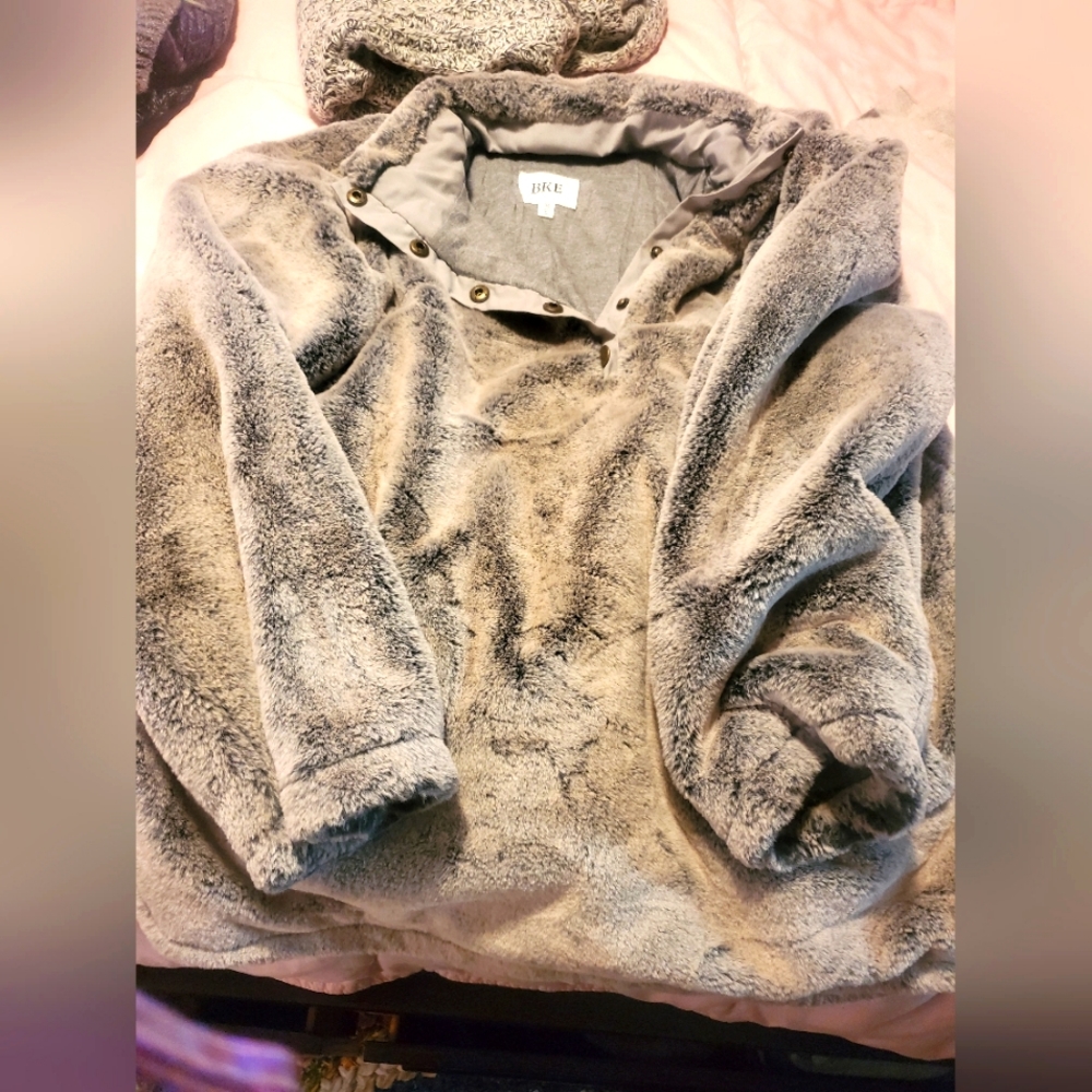 Size medium faux fur silk lined hoodie